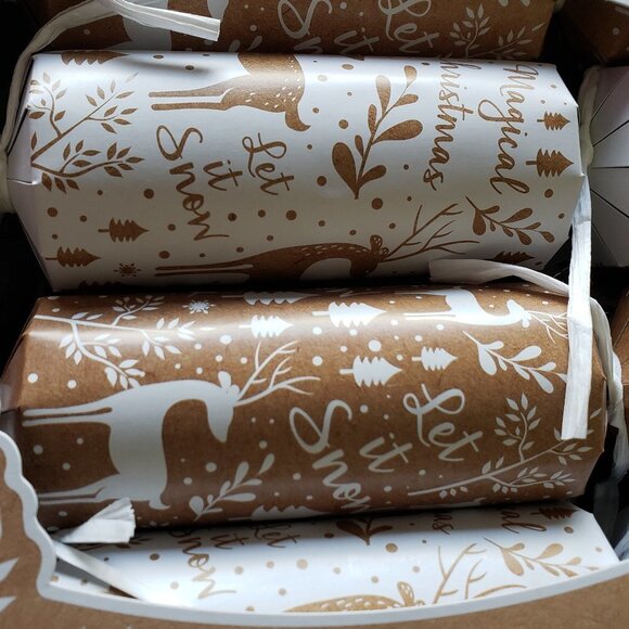 12 Holiday Christmas Crackers - Picture 2 of 6